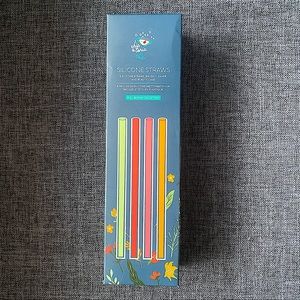 Chic & Tonic 🌺 Reusable Silicone Straws NWT